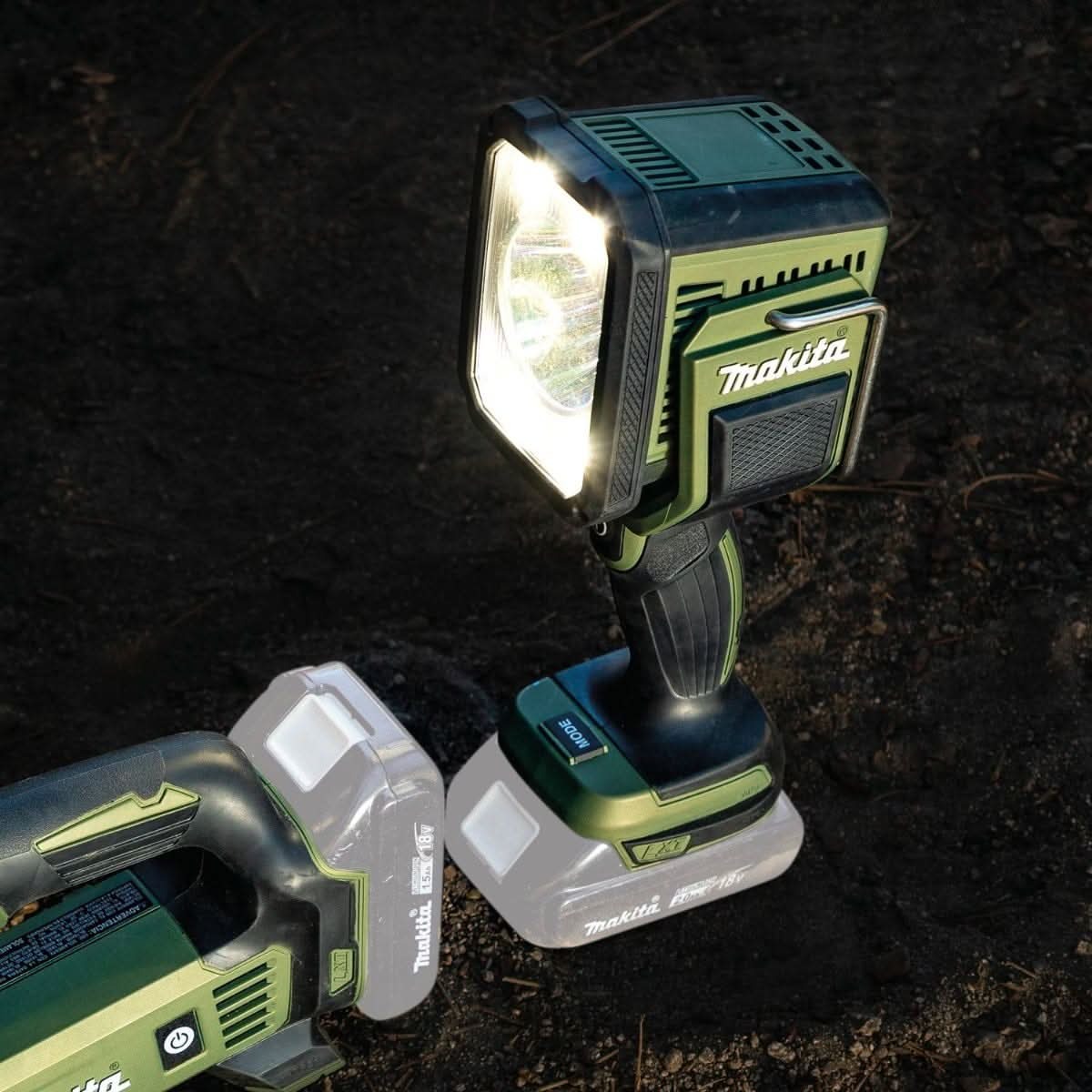 Makita ADML812 Outdoor Adventure 18V LXT LED Flashlight/Spotlight, Light Only