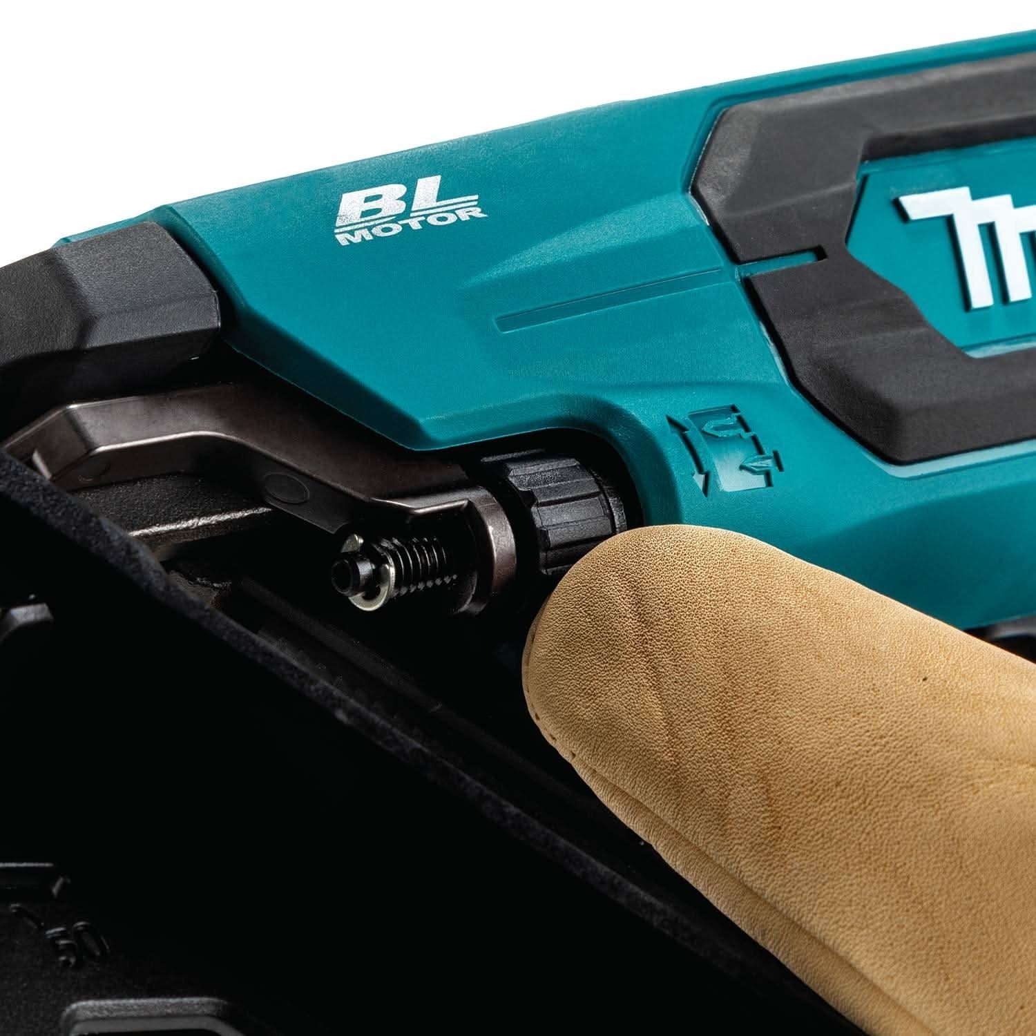 Makita XNB08Z 18V LXT Brushless 2-1/2” Angled Finish Nailer, 15 Ga. with 5.0Ah Battery