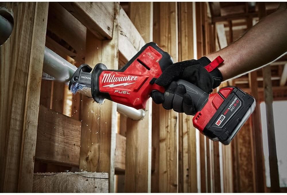 Milwaukee 2719-21 M18 FUEL Hackzall Recip Saw 5Ah Kit + FREE AX Blade