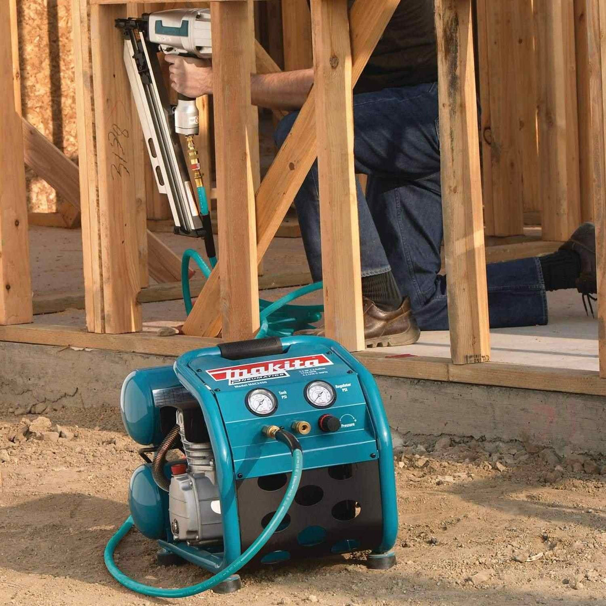 Makita MAC2400 2.5 HP* Big Bore Air Compressor