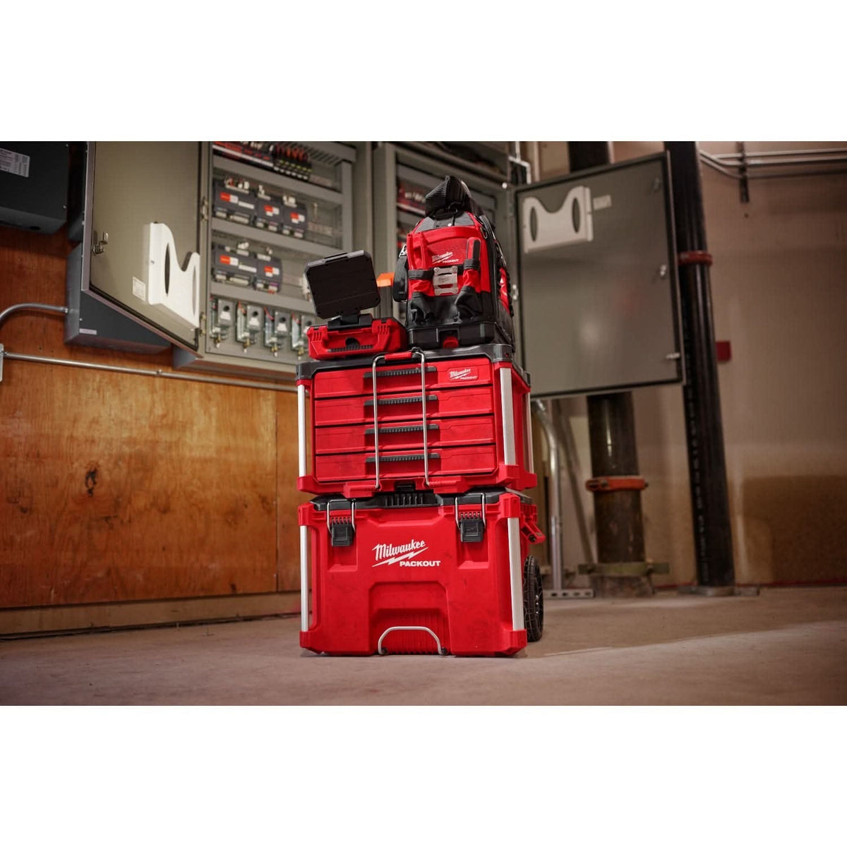 Milwaukee 48-22-8420 PACKOUT Rolling Drawer Tool Box & 48-22-8444 PACKOUT 4-Drawer Tool Box