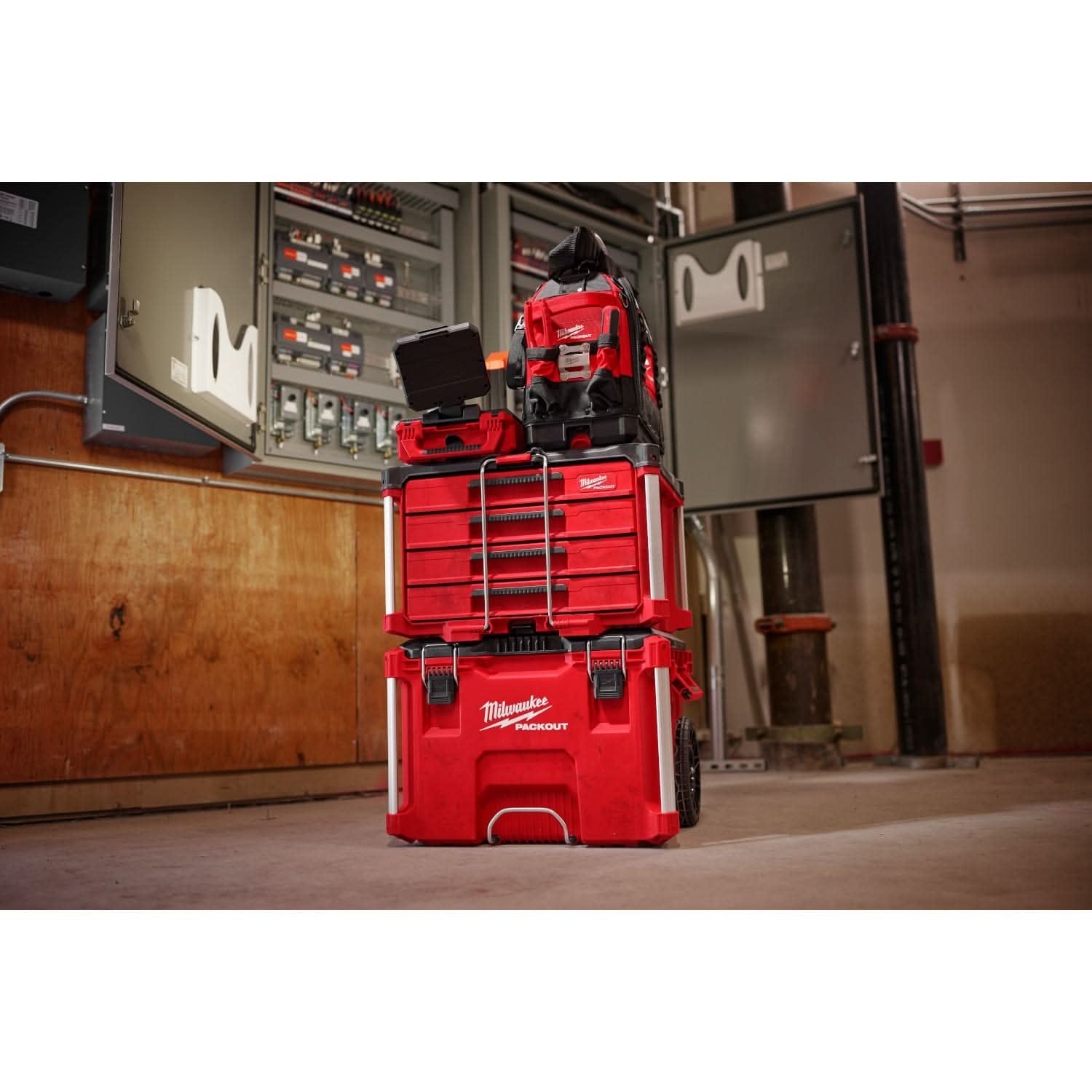 Milwaukee 48-22-8444 PACKOUT 4-Drawer Tool Box + 48-22-8431 PACKOUT Low-Profile Organizer