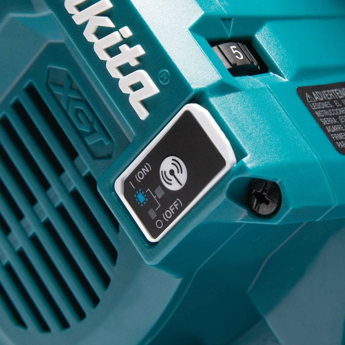 Makita 40V max XGT Brushless 6-1/2" AWS Plunge Track Saw + Bluetooth Radio 4.0Ah Kit