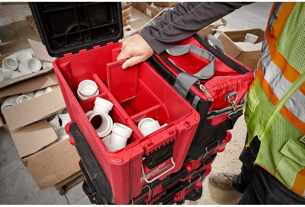 Milwaukee M18 FUEL PACKOUT 2.5 Gallon Wet/Dry HEPA Vacuum + PACKOUT Compact Tool Box