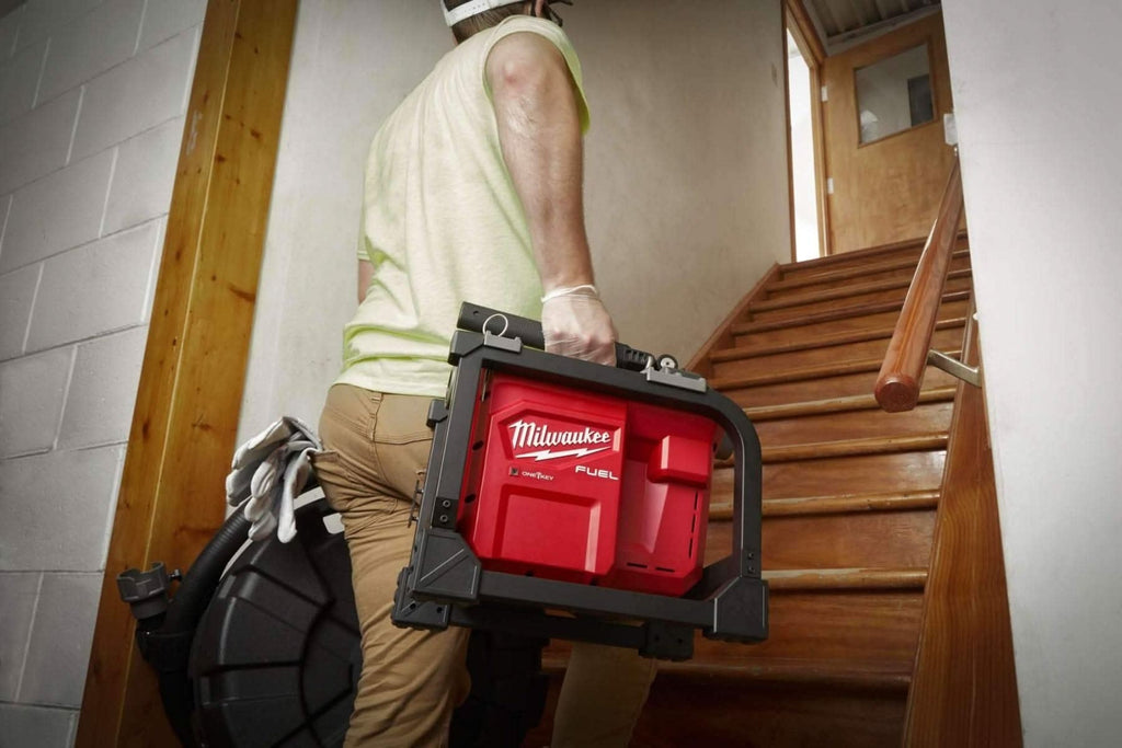 Milwaukee 2818A-21 M18 FUEL Sectional Machine 7/8-Inch 12.0Ah Kit