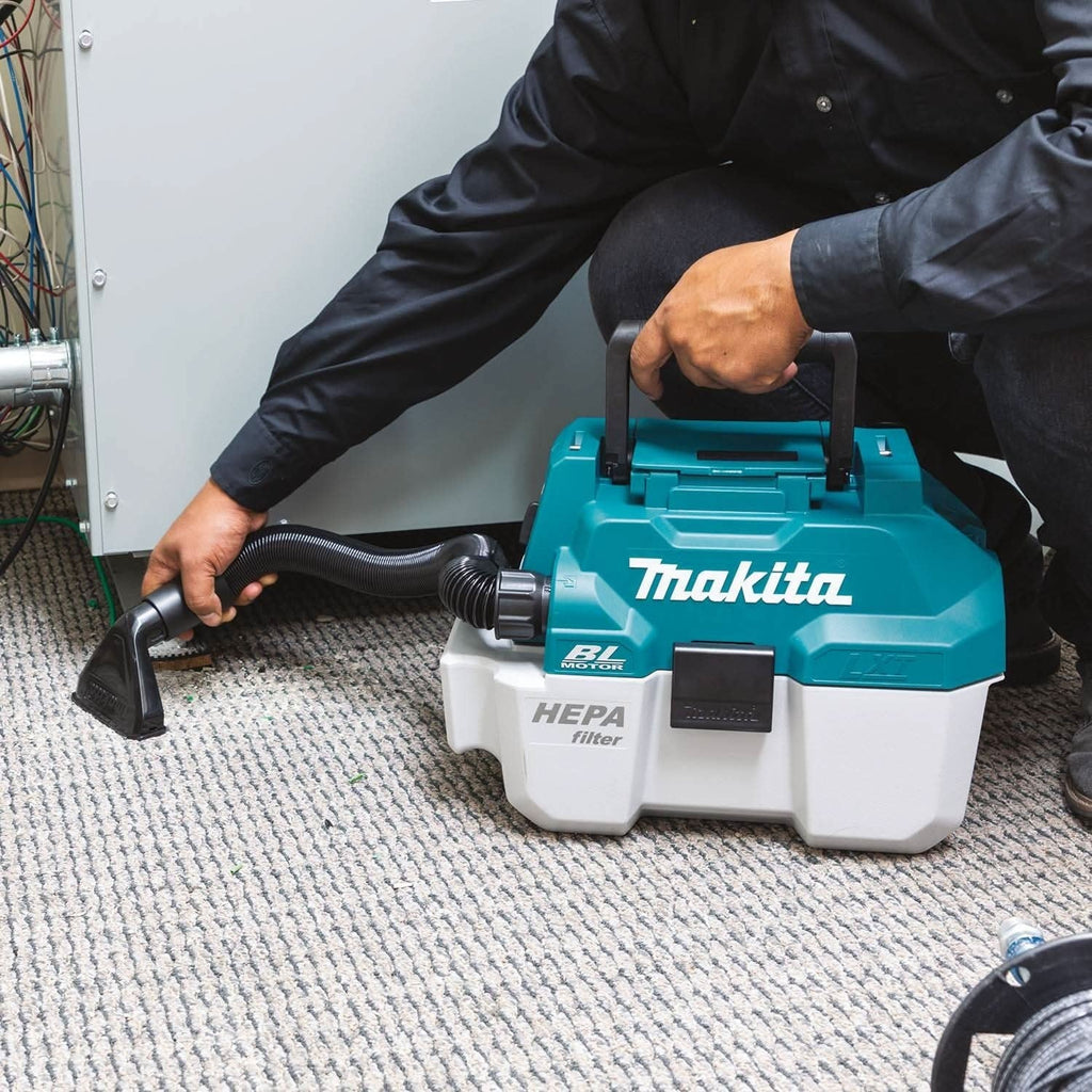 Makita XCV11Z 18V LXT Brushless 2-Gallon HEPA Wet / Dry Dust Extractor Vacuum 4.0Ah Kit
