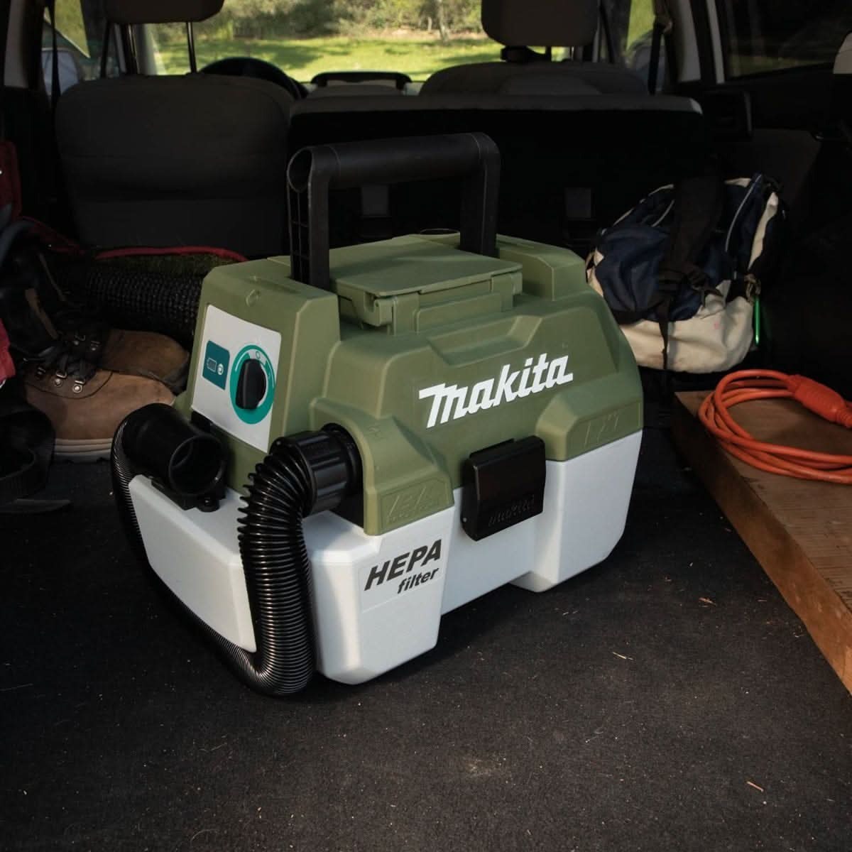 Makita Outdoor Adventure ADCV11T 18V LXT Brushless Wet/Dry Vacuum 5.0Ah Kit