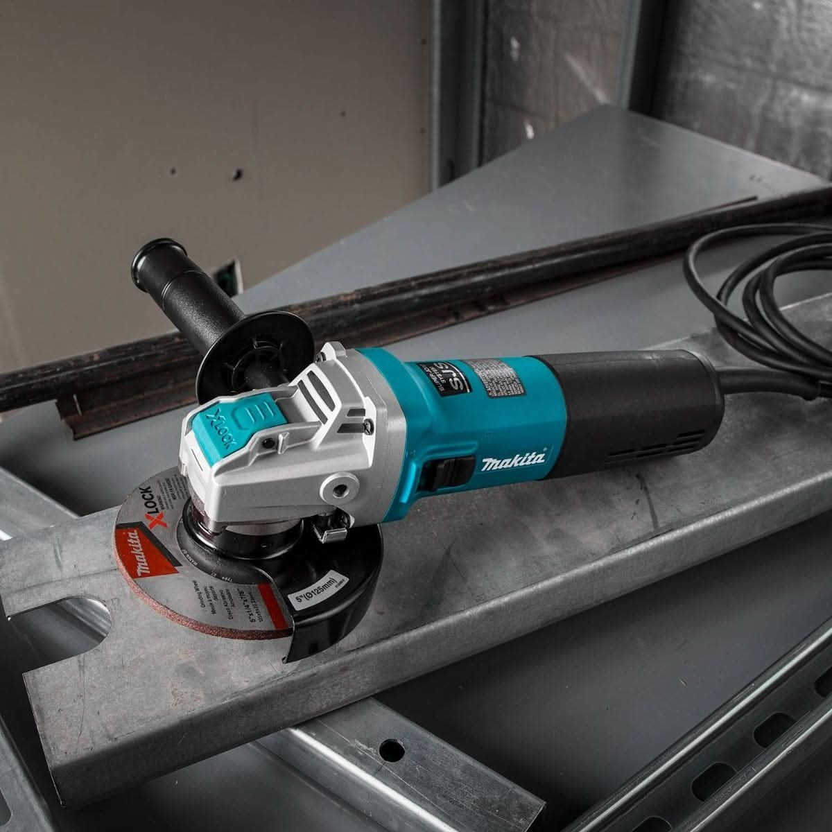 Makita GA5080 Corded 5" X-LOCK High-Power Angle Grinder, with SJS