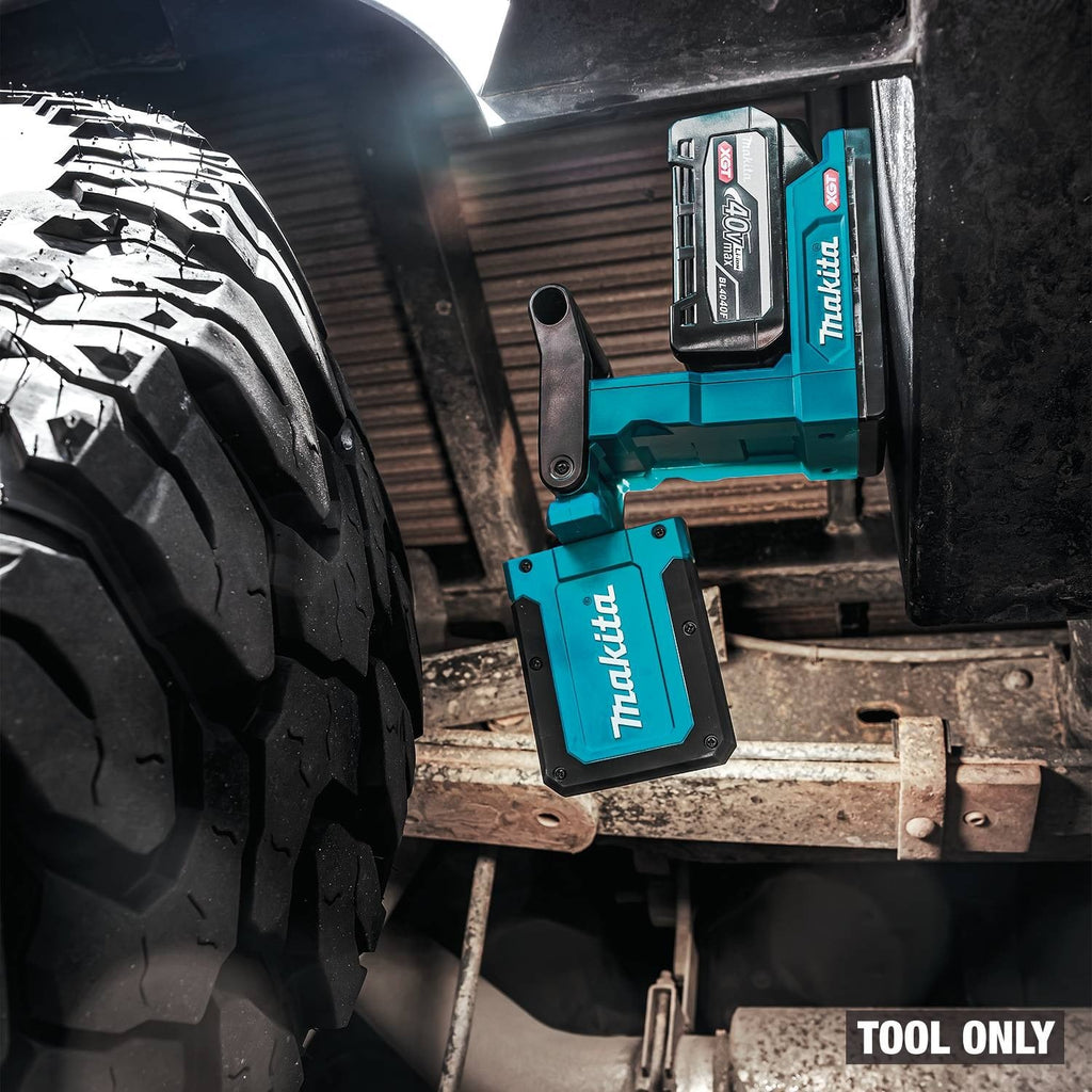 Makita ML013G 40V max XGT LED Magnetic 1200-Lumen Work Light, Light Only