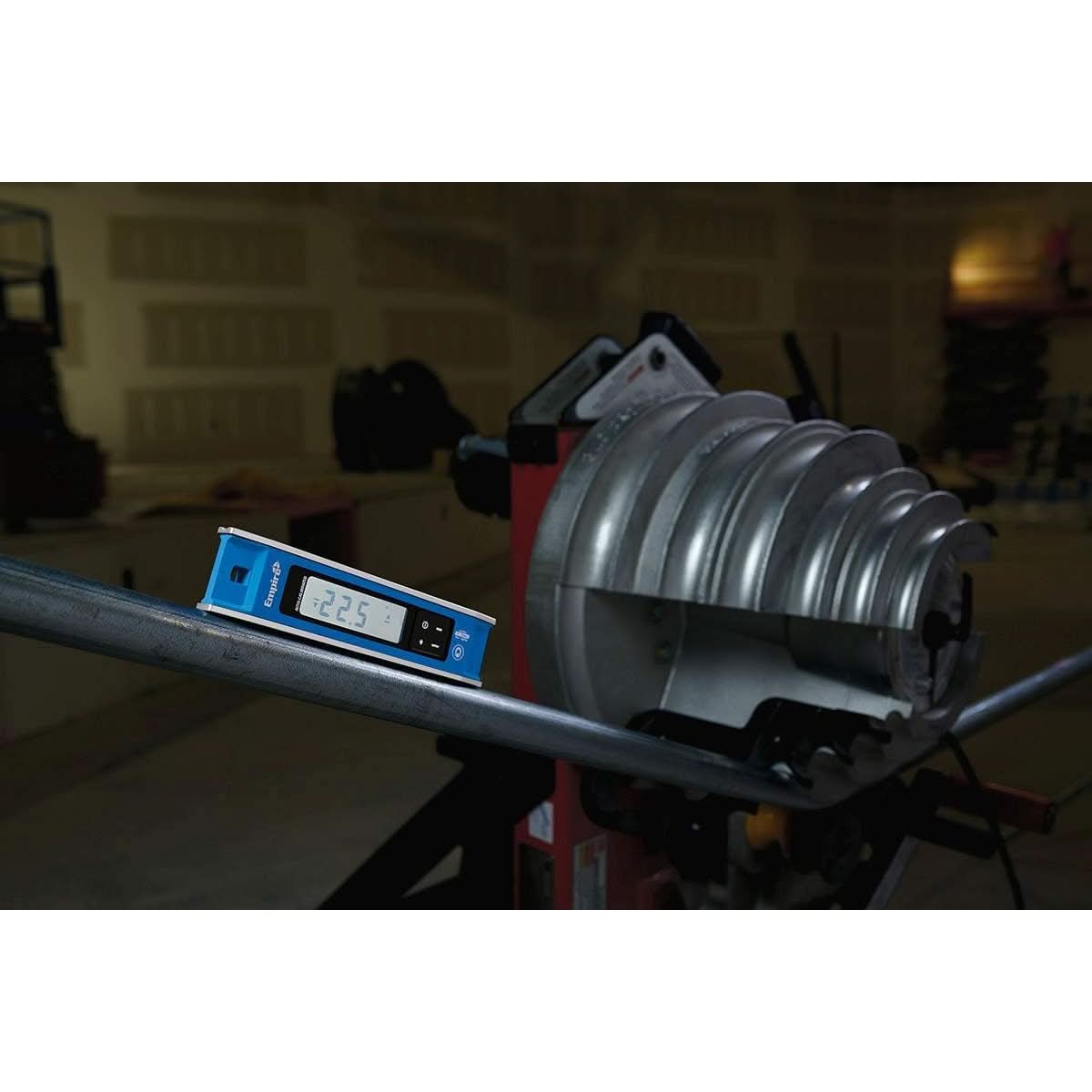 Empire em105.9 Magnetic Digital 9" Torpedo Level