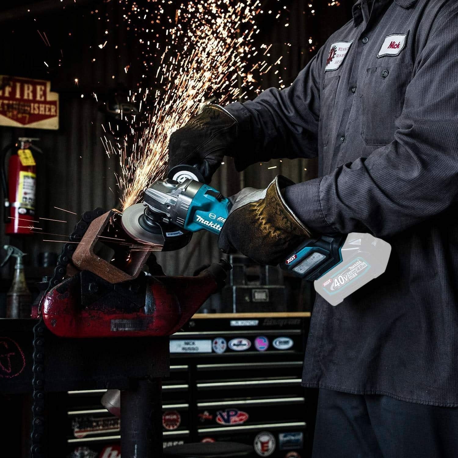 Makita GAG01Z 40V max XGT Brushless Cordless 4-1/2"Â / 5" Angle Grinder, with Electric Brake, Tool Only