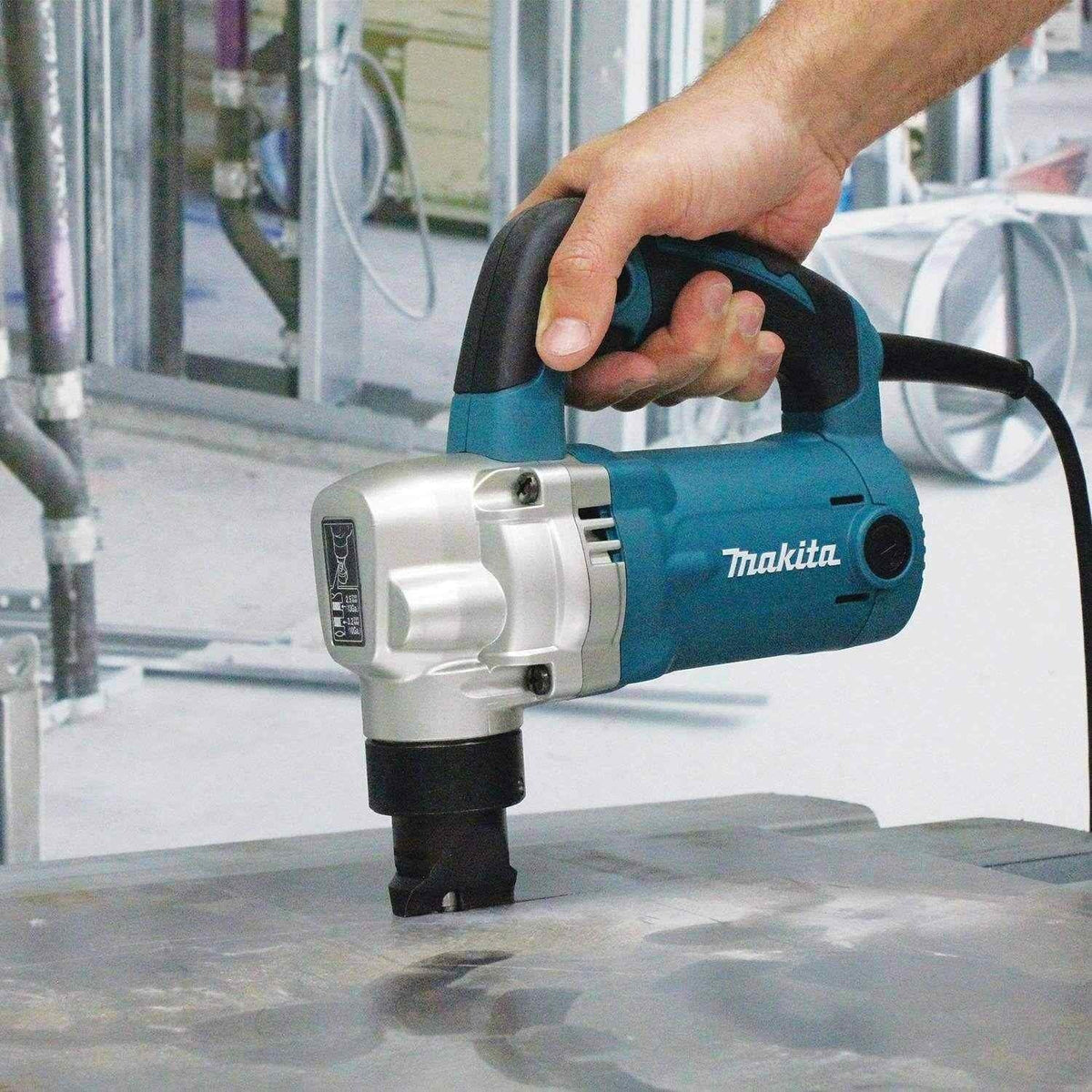 Makita JN3201 Corded 10 Gauge Nibbler