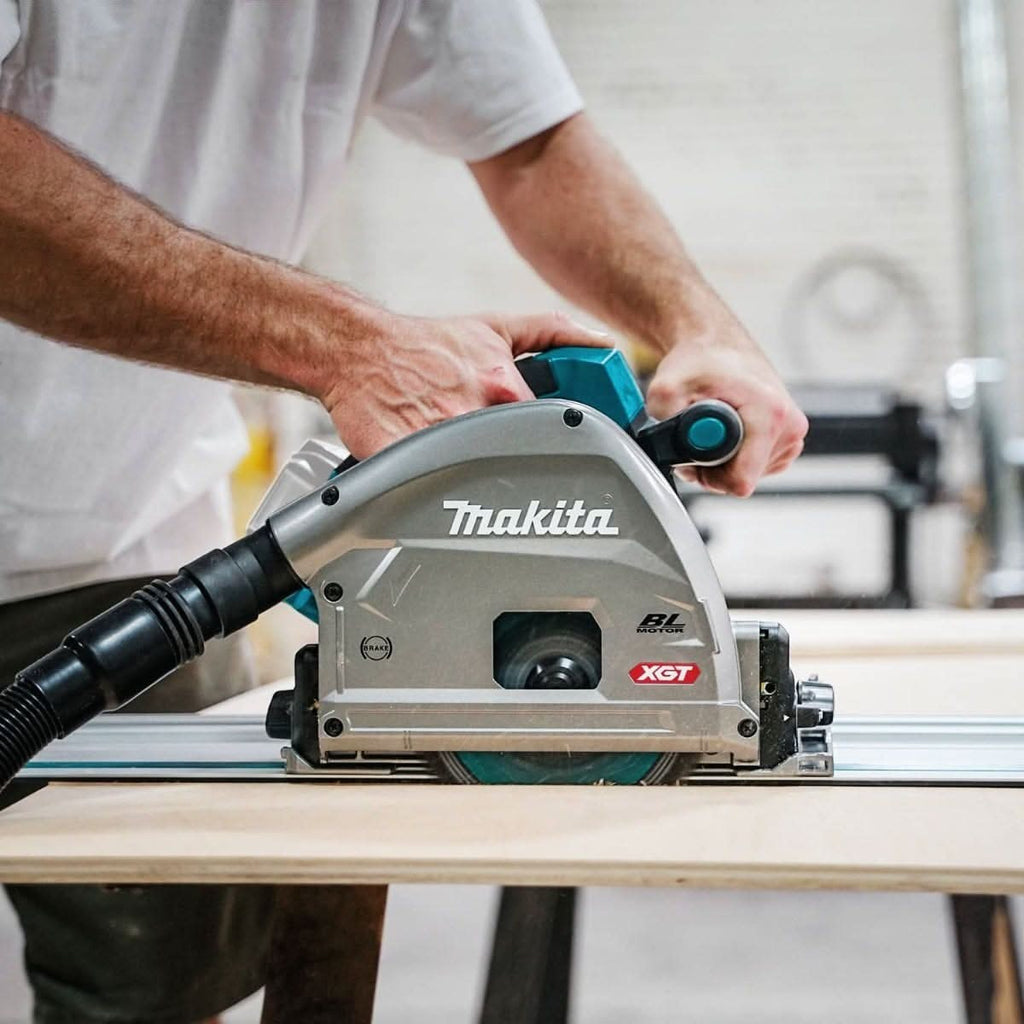 Makita GPS01Z 40V max XGT Brushless Cordless 6-1/2" Plunge Circular Saw, AWS Capable, Tool Only