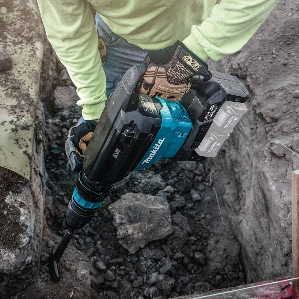 Makita GMH02Z 80V max (40V max X2) XGT Brushless 28 lb. SDS- MAX AVT Demolition Hammer, AWS Capable, Tool Only
