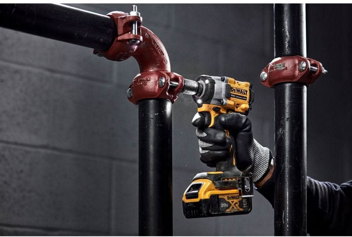 DeWALT DCF921B ATOMIC 20V MAX* 1/2 -in. Cordless Impact Wrench with Hog Ring Anvil, Tool Only