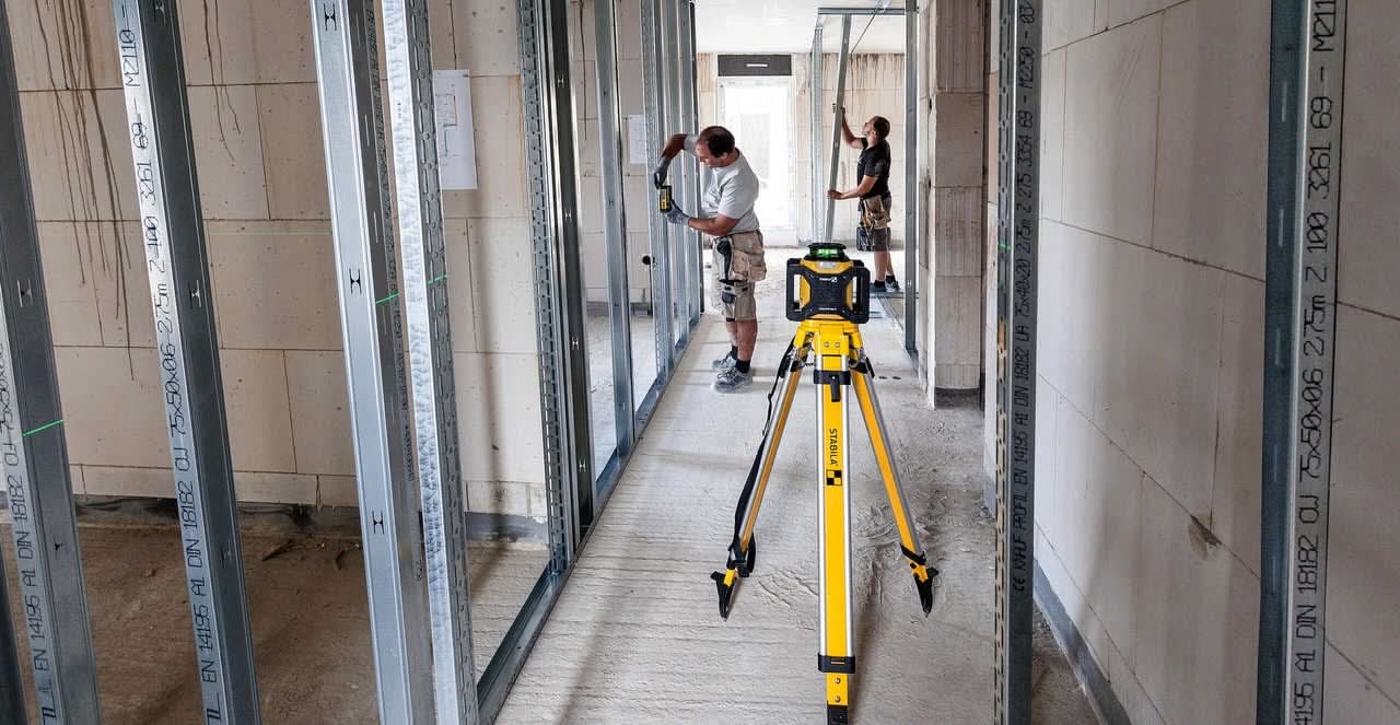 Stabila 04500TR LAR 160 G Rotation Laser Set With Tripod and Grade Rod