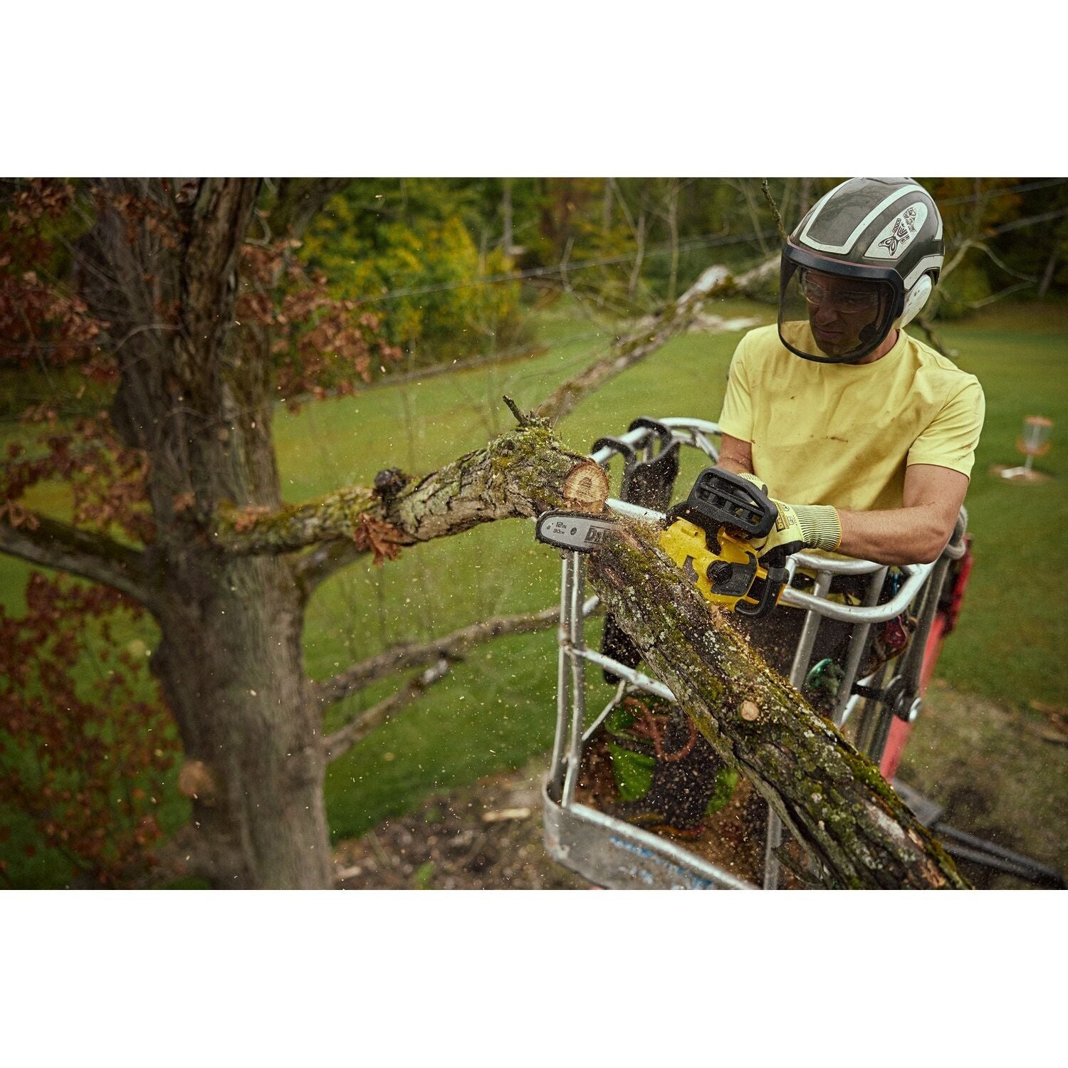 DEWALT DCCS673X1 FlexVOLT 60V MAX Compact 12-in. Top Handle Chainsaw 9.0Ah Kit
