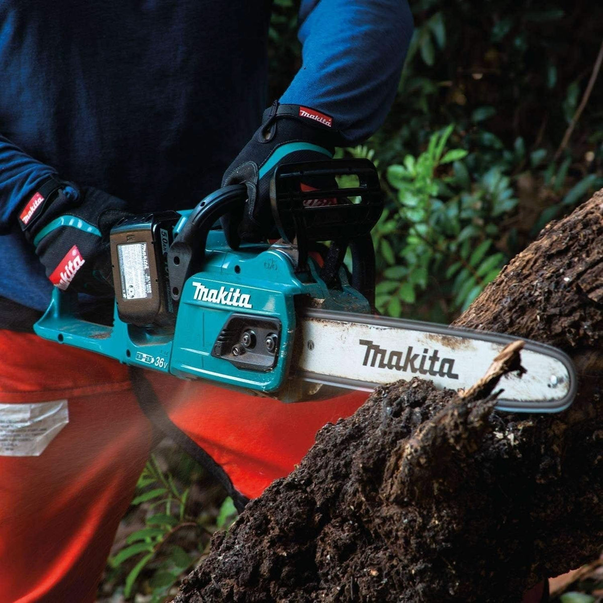 Makita XCU07PT 36V (18V X2) LXT Brushless 14" Chain Saw Kit (5.0Ah)