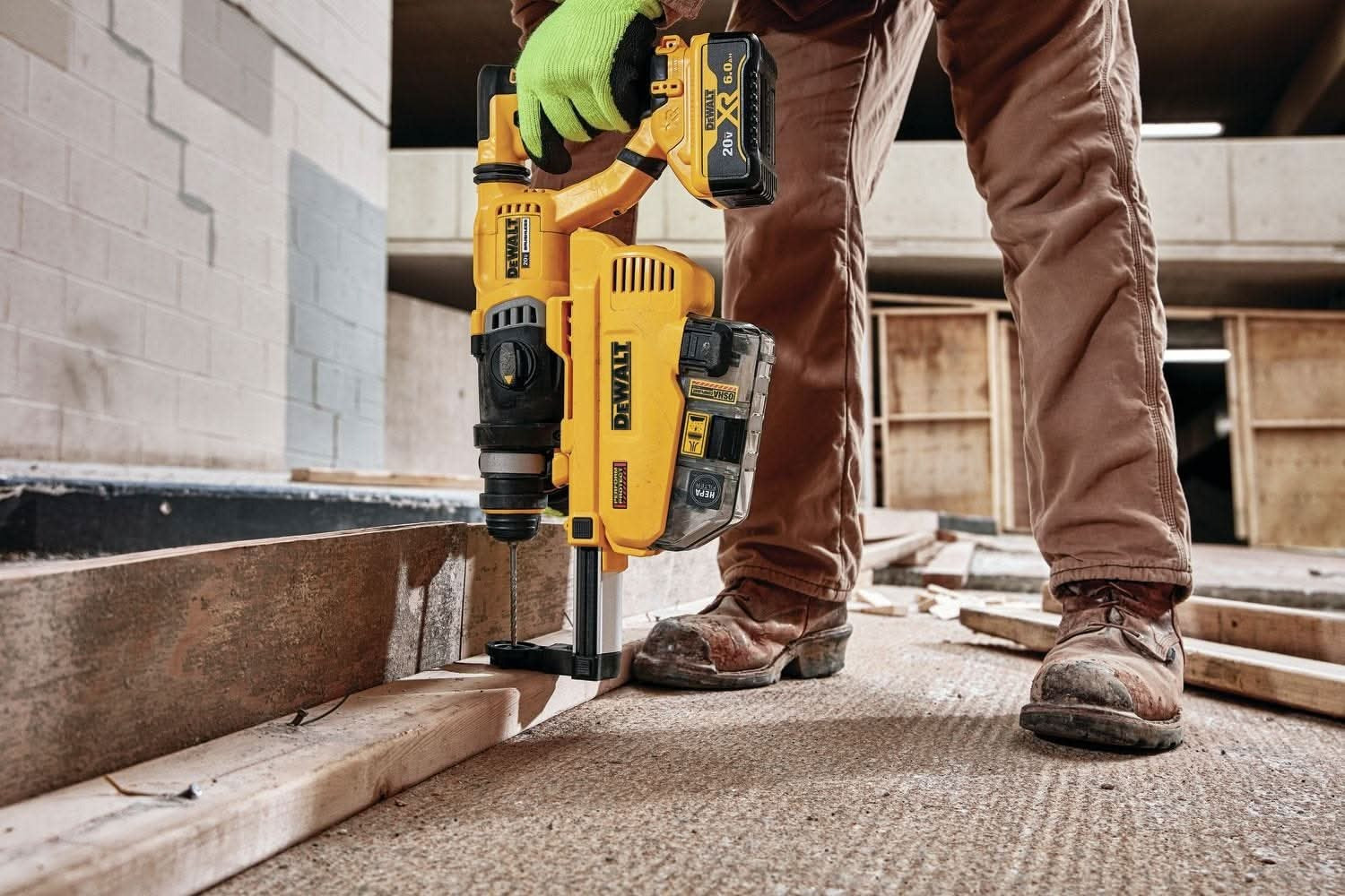 DeWalt DWH205DH Corded Dust Extractor For DCH263 SDS Plus D-Handle Rotary Hammer