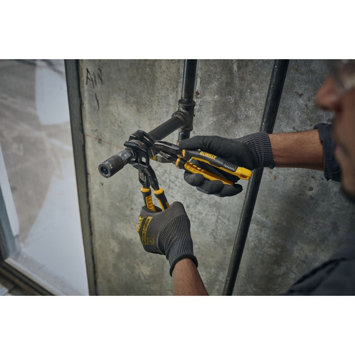 DeWALT DWHT82821 10-in. Slidelock V-Jaw Pliers
