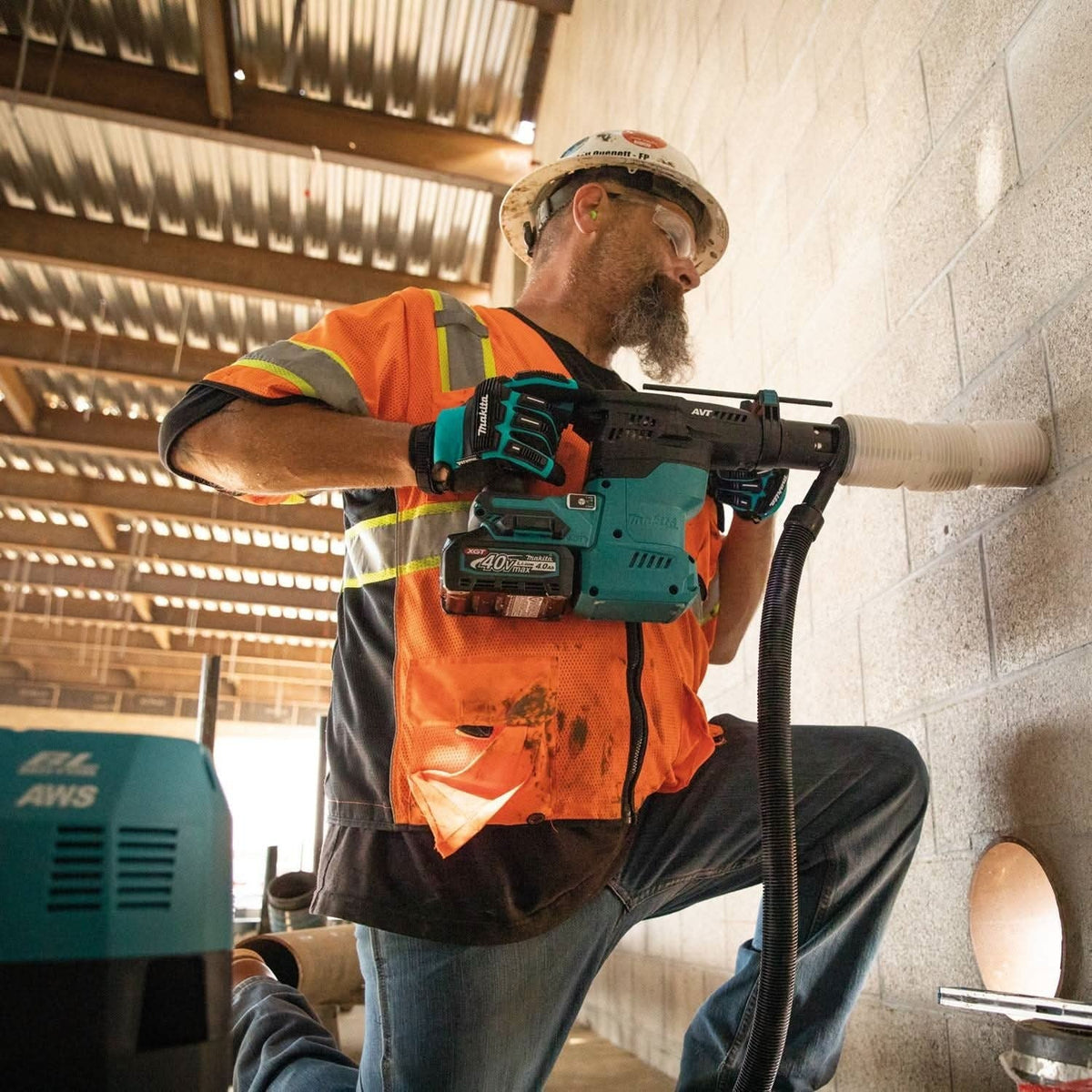 Makita GRH09M1 40V max XGT Brushless Cordless 1-3/16" SDS-PLUS AVT Rotary Hammer Kit, with Interchangeable Chuck, AWS Capable (4.0Ah)