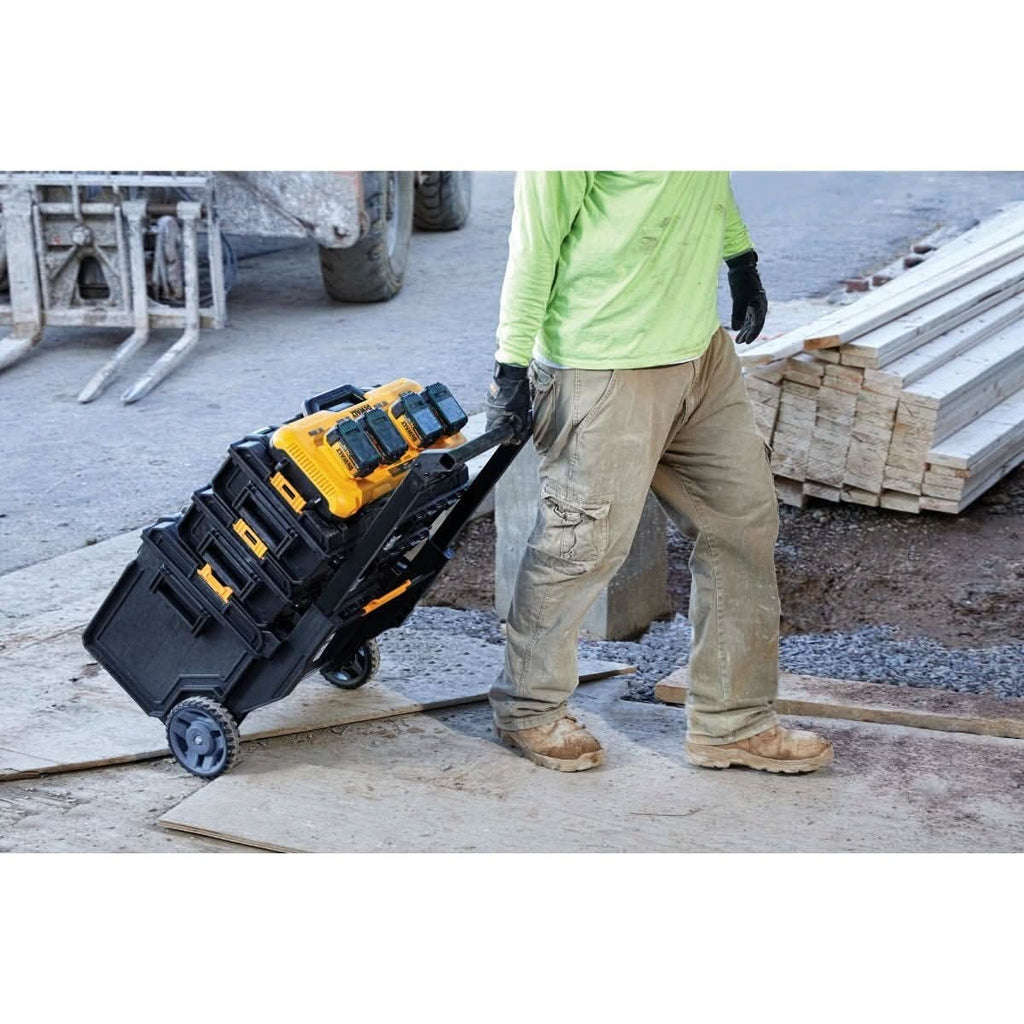 DeWalt DCB104 Multiport Simultaneous Fast Charger + 20V MAX 5.0Ah Battery 2-Pk