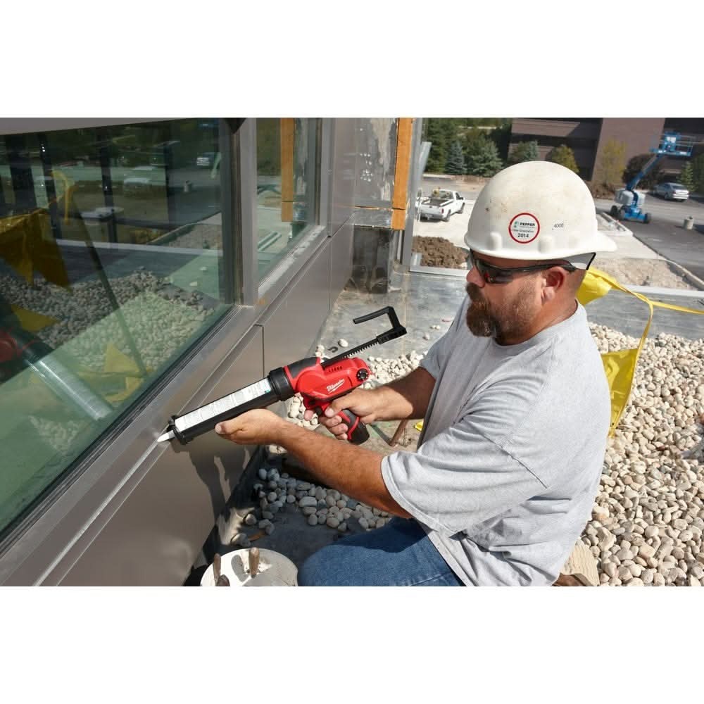 Milwaukee 2441-20 M12 10oz. Caulk and Adhesive Gun w/ XC 4.0Ah Extended Capacity Battery