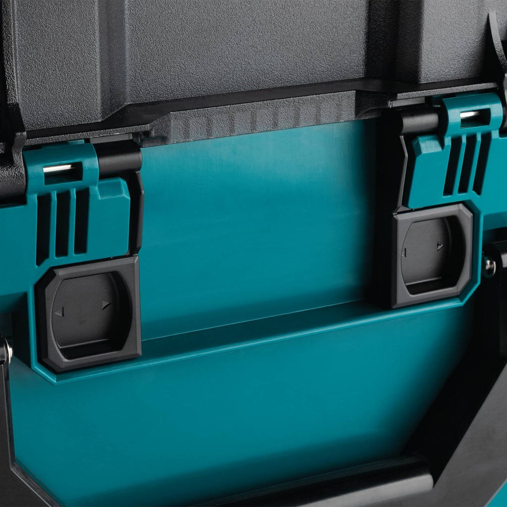 Makita BCC01 40V max XGT and 18V LXT 8-Port Charging Case