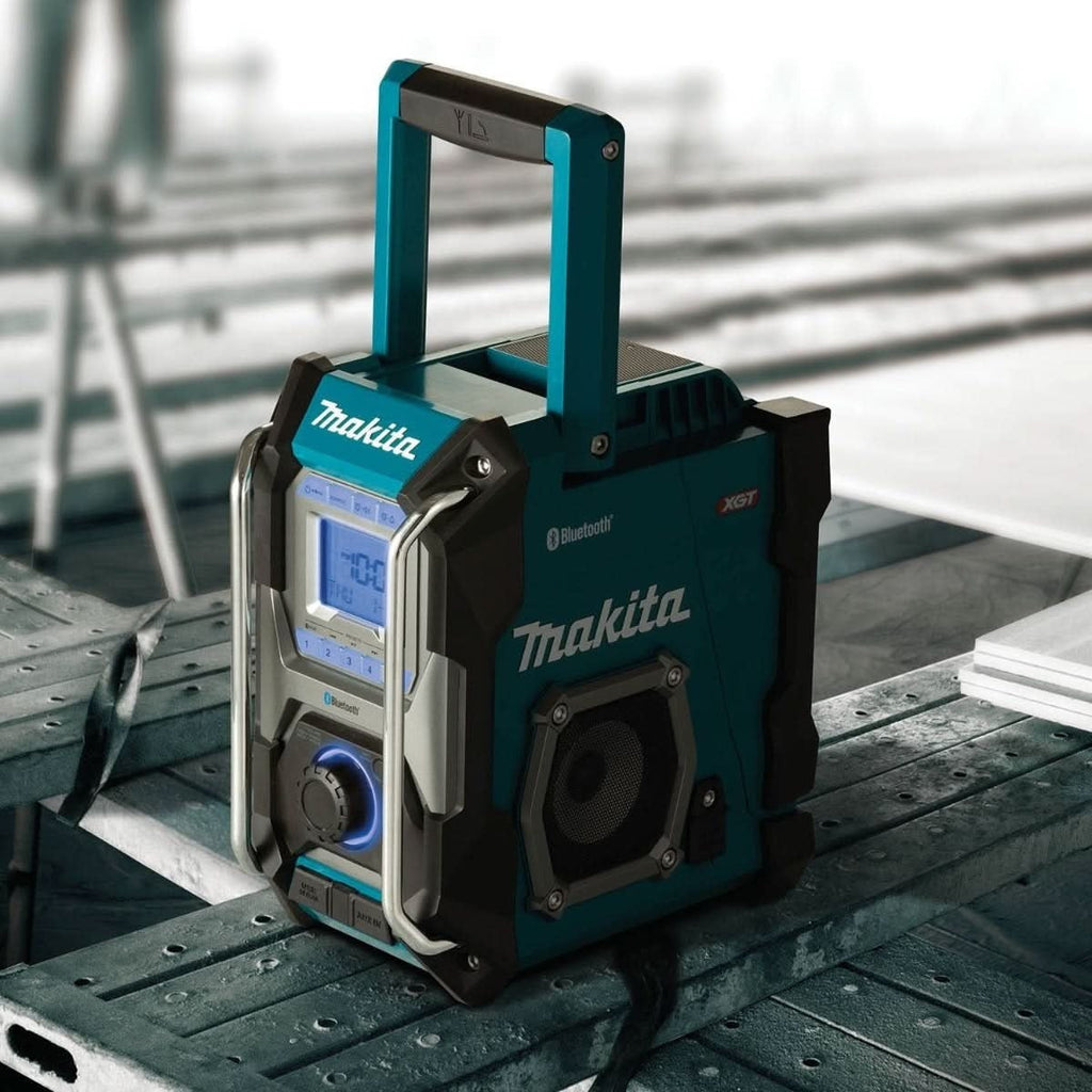 Makita 40V max XGT Brushless 6-1/2" AWS Plunge Track Saw + Bluetooth Radio 4.0Ah Kit
