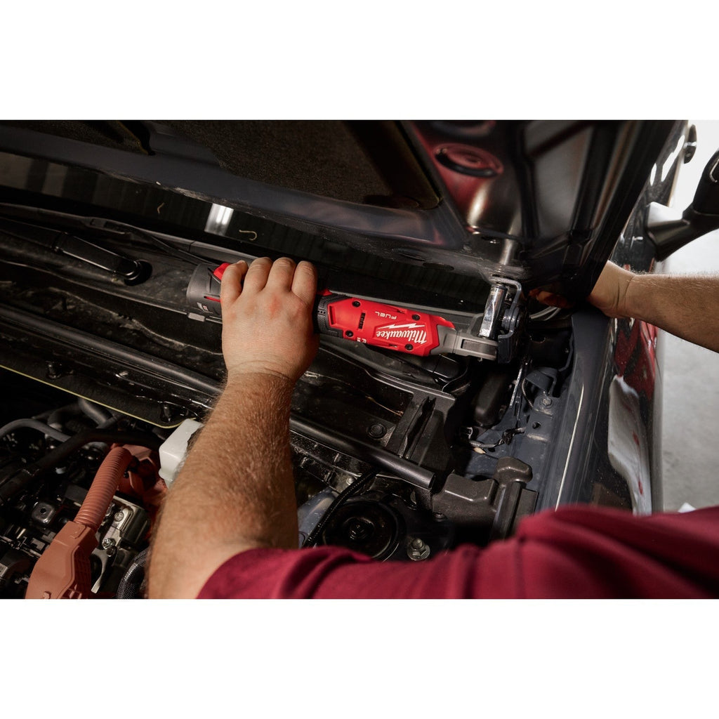 Milwaukee 3052-21 M12 FUEL Brushless 1/4-in. Ratchet 2.5Ah Kit