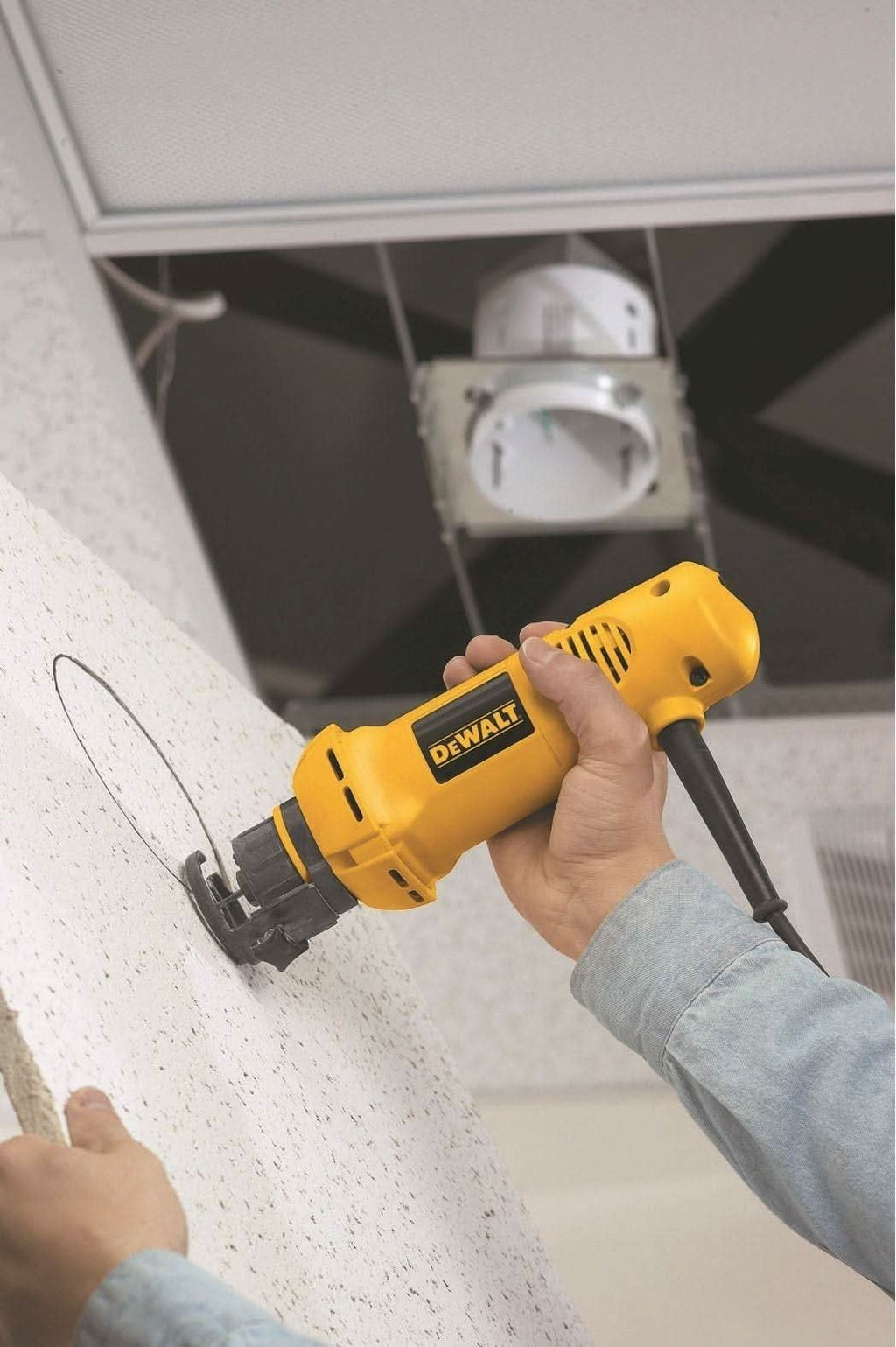 DeWalt DW660 Corded Cut-Out Tool