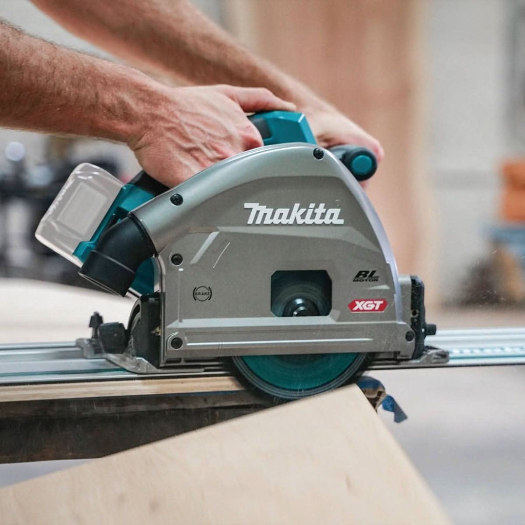 Makita GPS01Z 40V max XGT Brushless Cordless 6-1/2" Plunge Circular Saw, AWS Capable, Tool Only