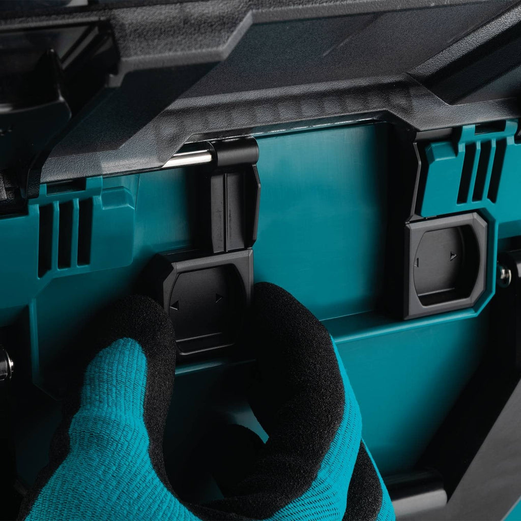 Makita BCC01 40V max XGT and 18V LXT 8-Port Charging Case