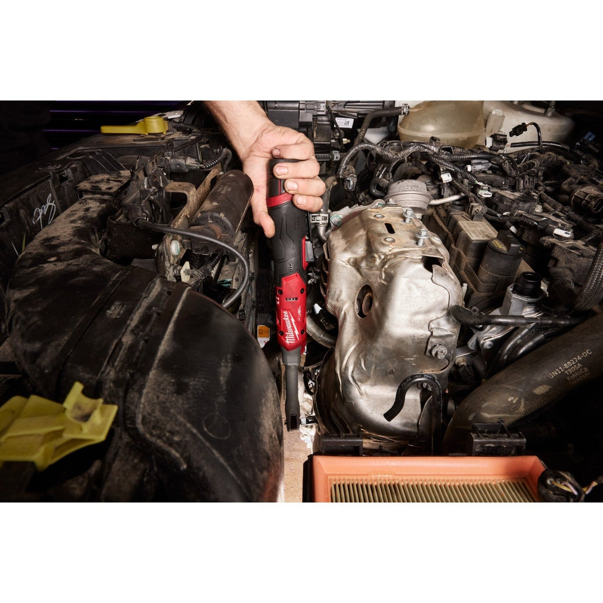 Milwaukee M12 FUEL 1/4-in. Extended Reach Ratchet 2.5Ah Kit (3058-21)