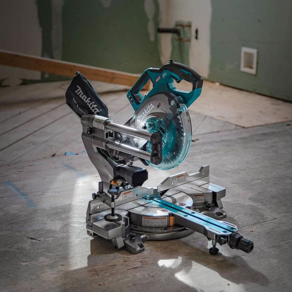 Makita GSL02M1 40V max XGT Brushless Cordless 8-1/2" Dual-Bevel Sliding Compound Miter Saw Kit, AWS Capable (4.0Ah)