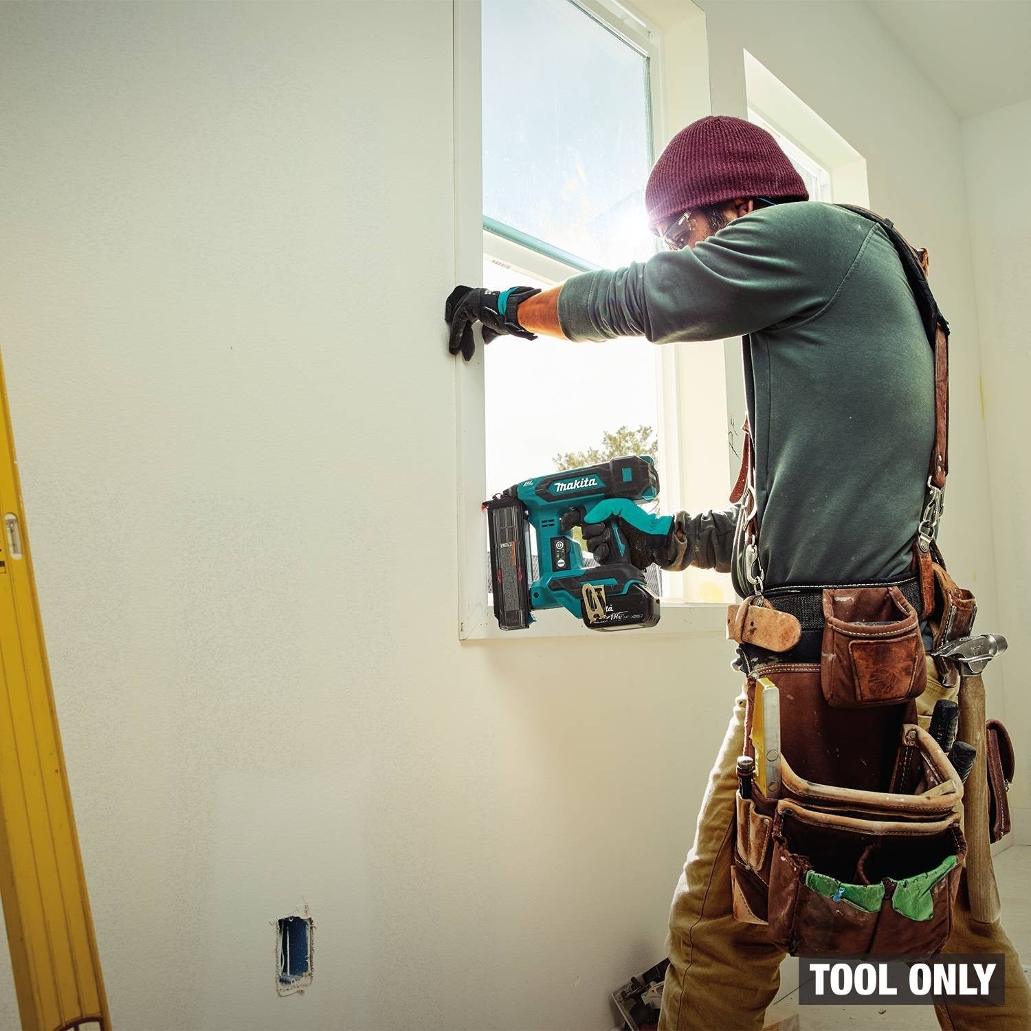 Makita XNB04Z 18V LXT Brushless Cordless 2-in. 18-Gauge Brad Nailer w/ (2) 4.0Ah Battery Starter Kit