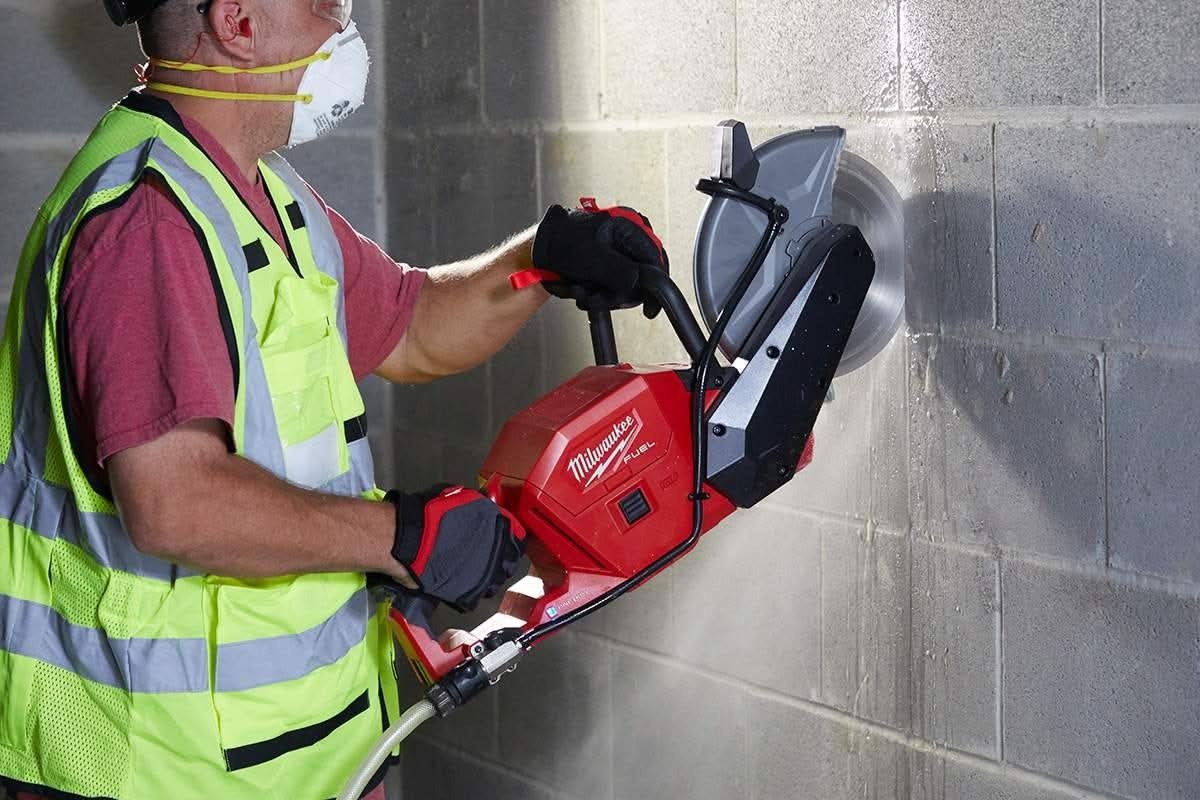 Milwaukee 2786-22HD M18 FUEL Brushless Cordless 9-Inch Cut-Off Saw with ONE-KEY 12.0Ah Kit