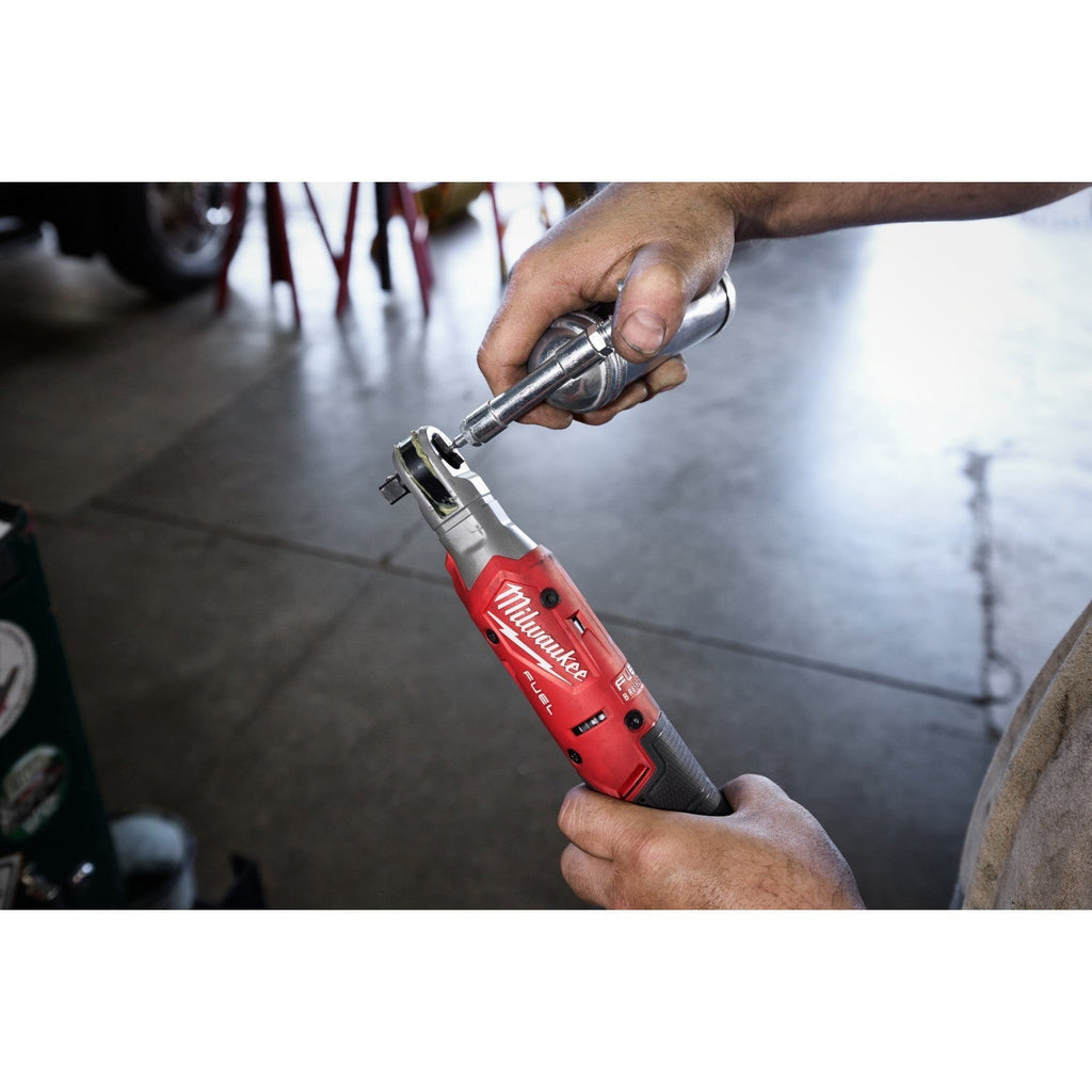 Milwaukee 3053-21 M12 FUEL Brushless 3/8-in. Ratchet 2.5Ah Kit