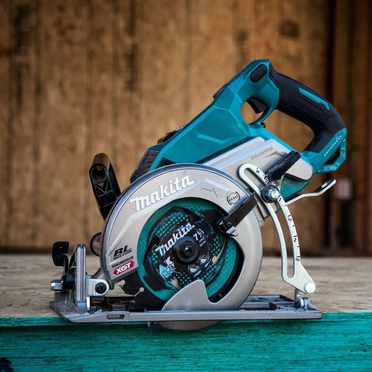Makita GSR01M1 40V max XGT Brushless Cordless Rear Handle 7-1/4" Circular Saw Kit (4.0Ah)