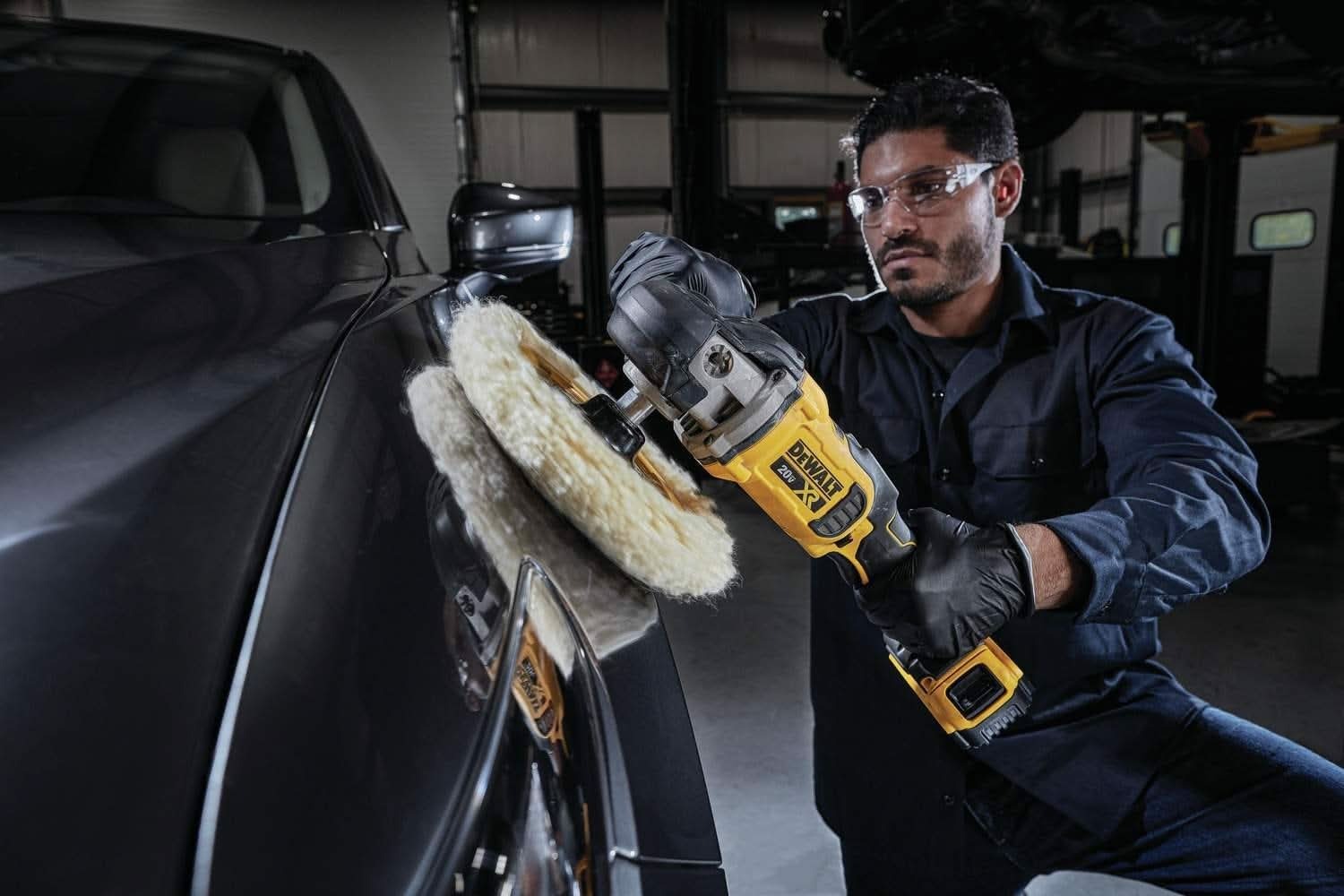 DeWalt DCM849P2 20V MAX XR 7-inch Cordless Variable Speed Rotary Polisher 5.0Ah Kit