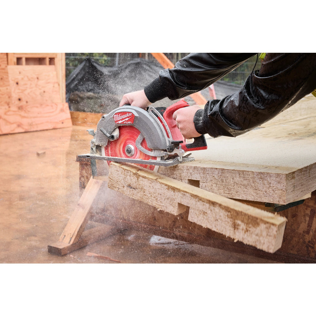 Milwaukee M18 FUEL 10-1/4-in. Rear Handle Circular Saw FORGE 12.0Ah Kit (3026-21HD)