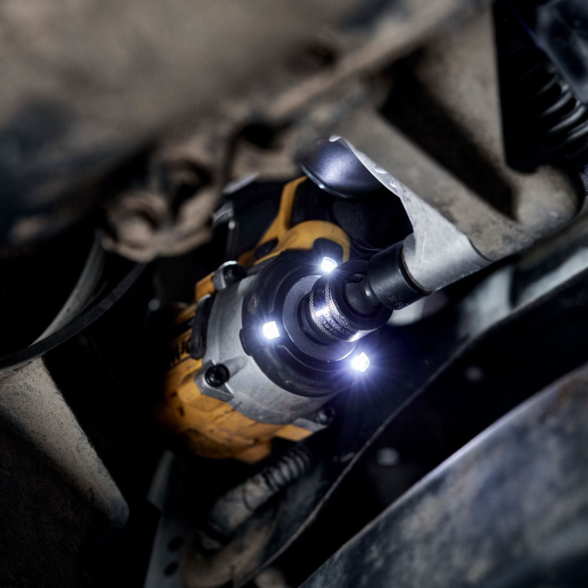 DeWALT DCF923P2 ATOMIC 20V MAX* 3/8 -in. Cordless Impact Wrench with Hog Ring Anvil Kit