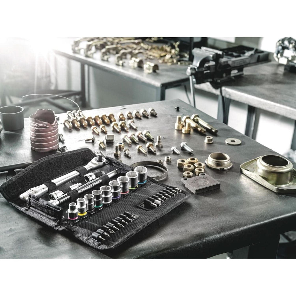 Wera 8100 SB Hf 1 Zyklop Metal Ratchet Set With Switch Lever, 3/8-in. Drive, With Holding Function, Metric, 13-Pieces