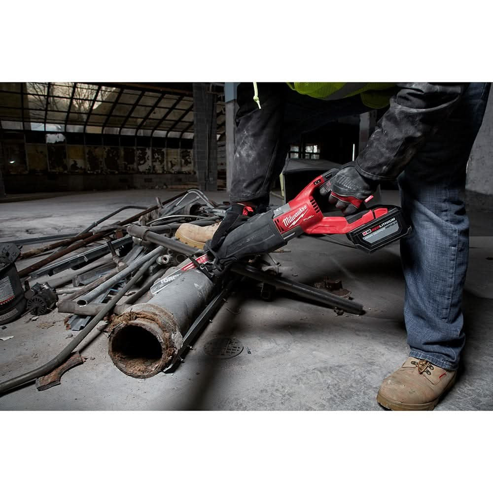 Milwaukee 2722-20 M18 Fuel Super Sawzall Reciprocating Saw 5.0Ah Kit w/ 15-Pc SAWZALL Blade PACKOUT Kit