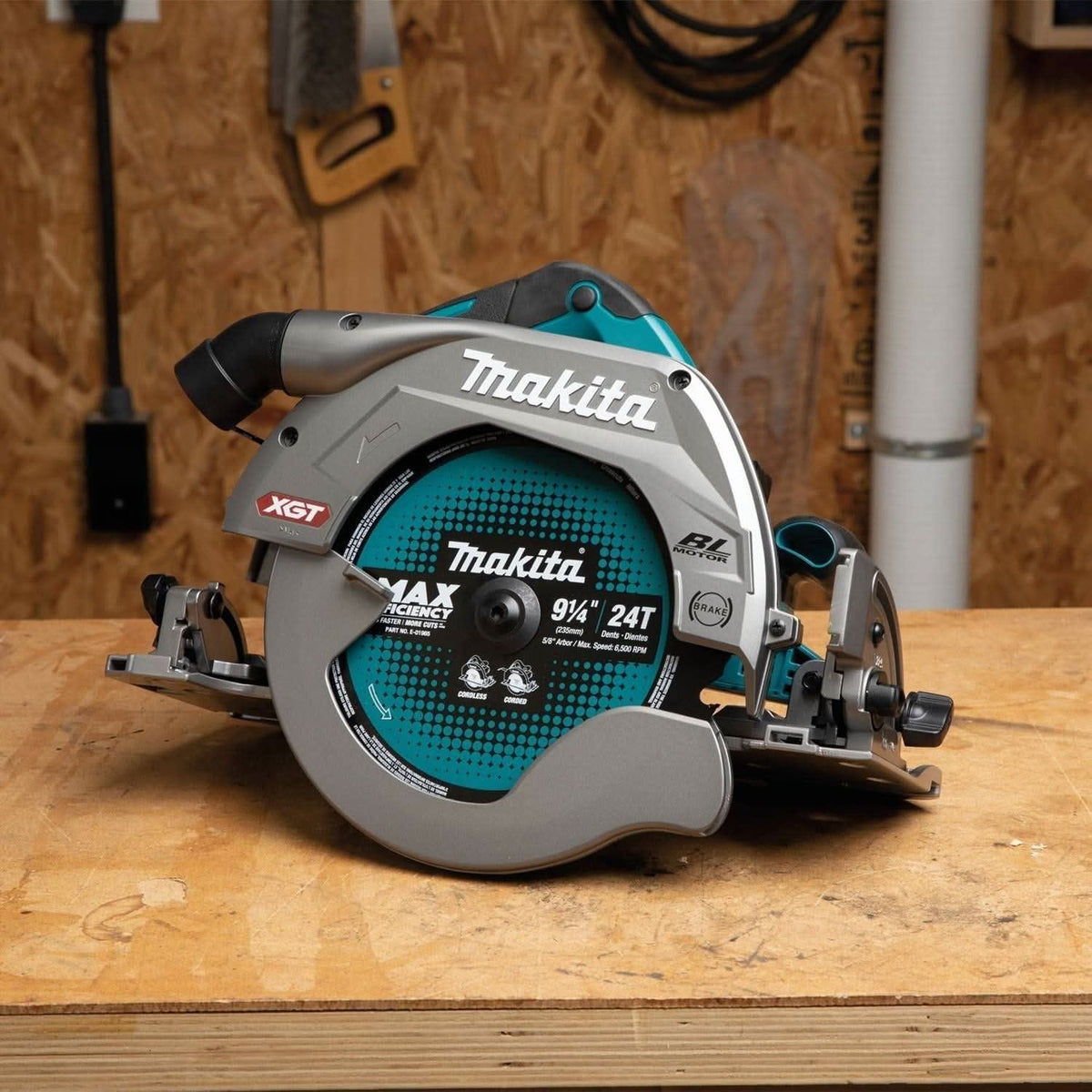 Makita GSH03Z 40V max XGT Brushless Cordless 9-1/4" Circular Saw with Guide Rail Compatible Base, AWS Capable, Tool Only