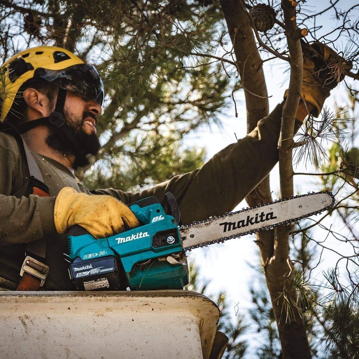 Makita XCU08PT 36V (18V X2) LXT Brushless 14" Top Handle Chain Saw Kit (5.0Ah)