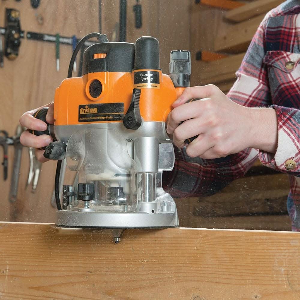 Triton TRA001 Corded Dual Mode Precision 3-1/4 HP 2400W Plunge Router
