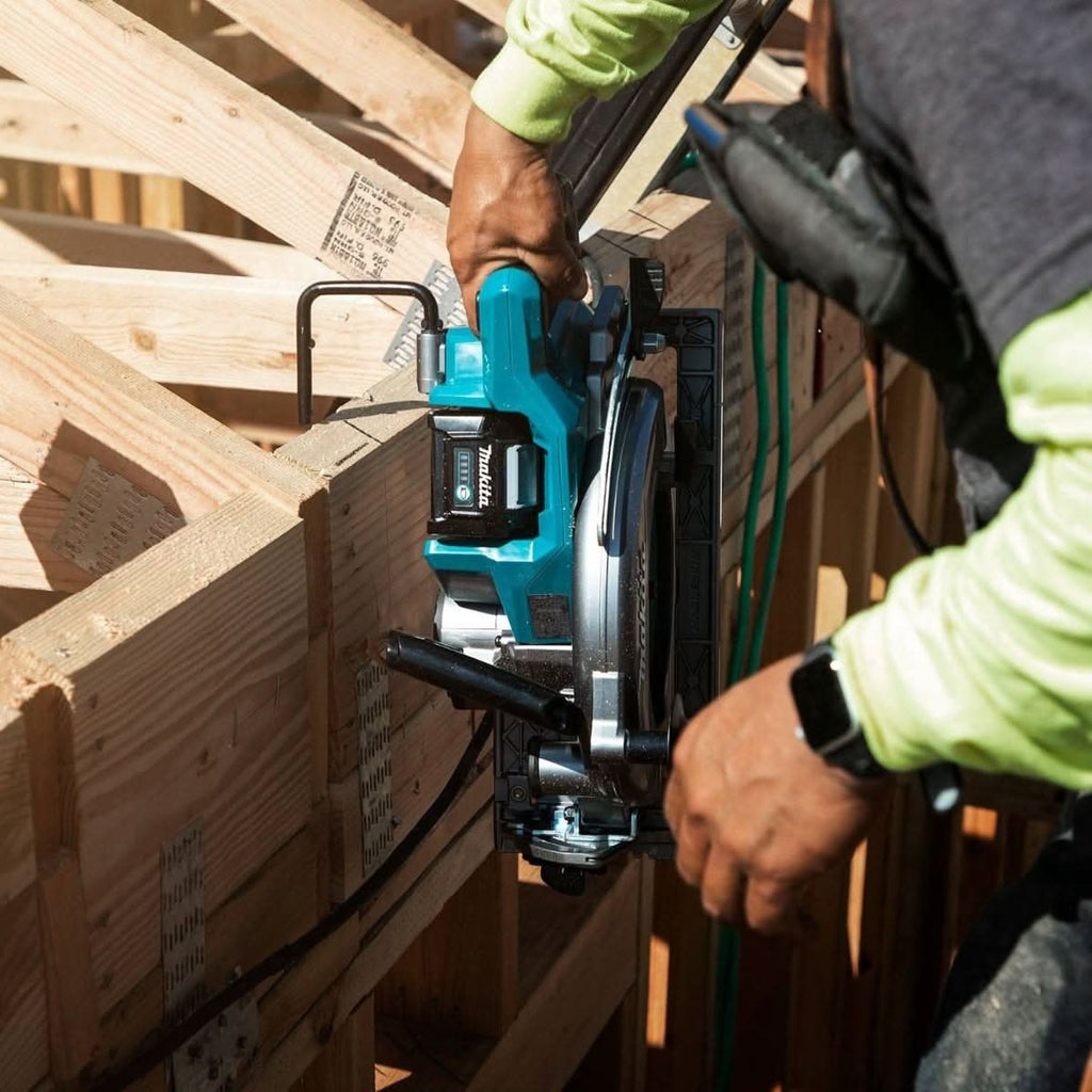 Makita 40V max XGT Brushless Rear Handle 10-1/4" AWS Circular Saw 4.0Ah Kit w/ 2-Batteries