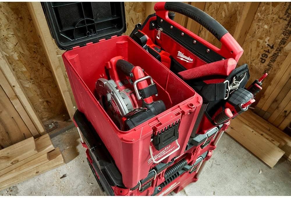Milwaukee M18 FUEL PACKOUT 2.5 Gallon Wet/Dry HEPA Vacuum + PACKOUT Compact Tool Box
