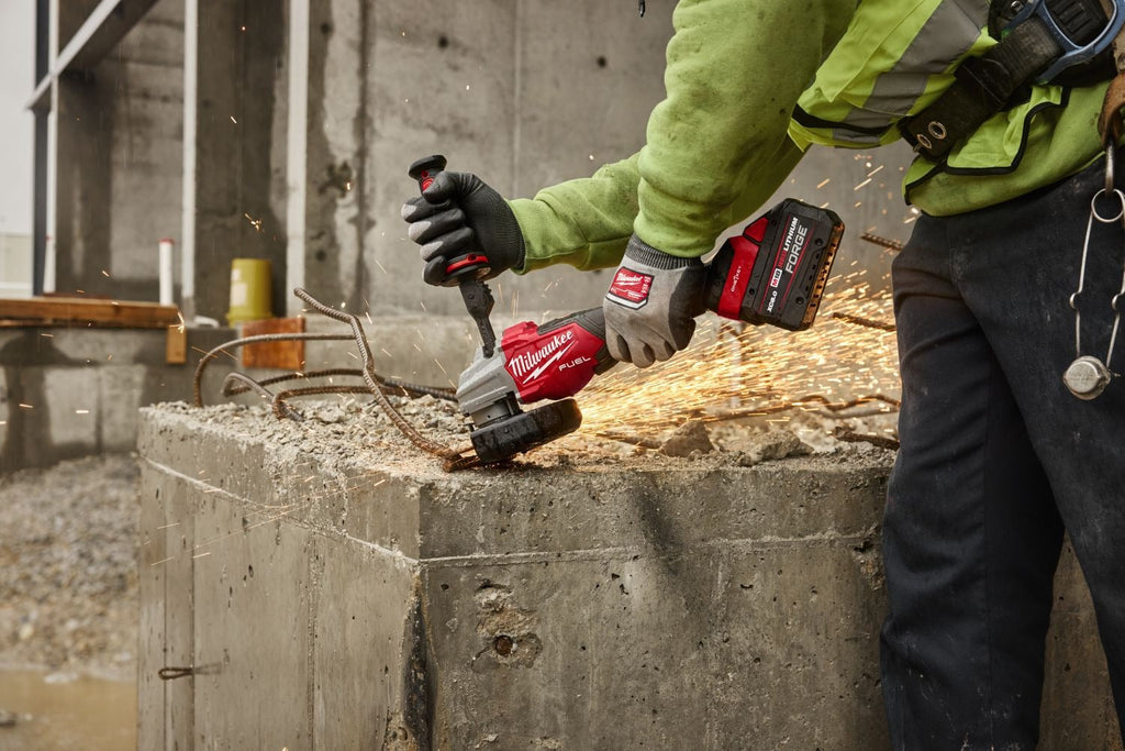 Milwaukee 3676-20 M18 FUEL 4-1/2" / 6" Dual Trigger Braking Paddle Switch Grinder w/ ONEKEY, Tool Only